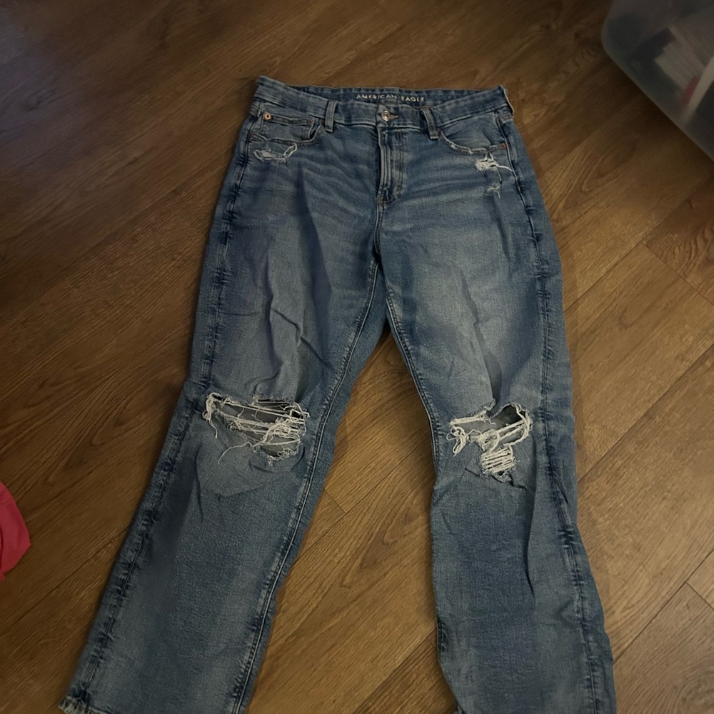 Distressed Mom straight Jean